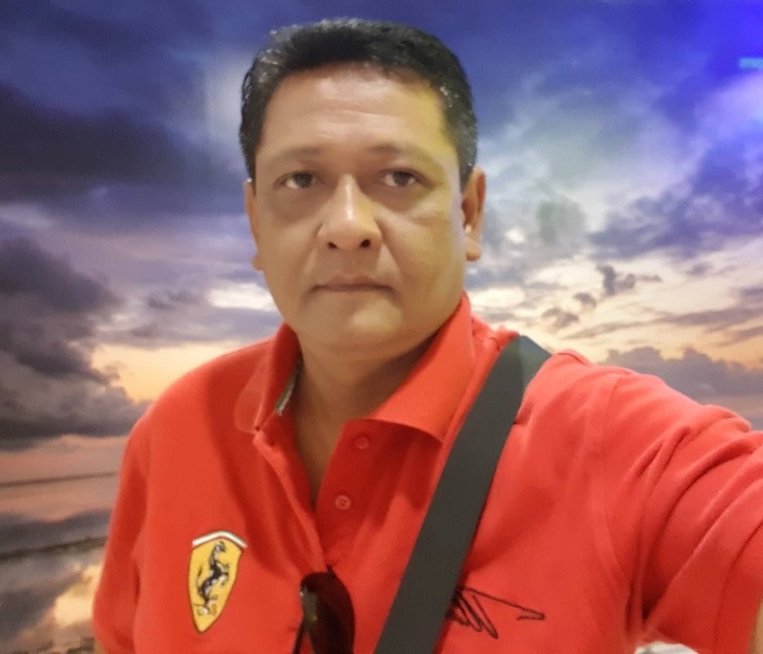 Peti jenazah mahoni ukir perjamuan golden marble